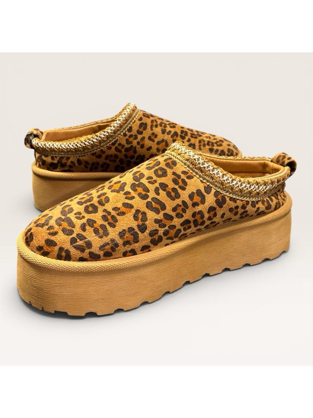Olivia And Kate Leopard Platform Clog Slippers Size 8 Vegan Suede & Fur